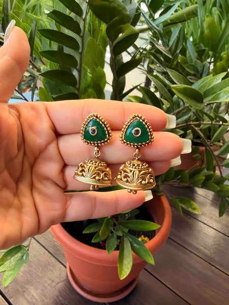 SAREEQUEEN Gold Plated Emerald Green Pendant Necklace Set