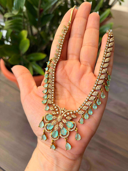 DAZZLE Pastel Green Fine Raindrop Style Necklace Set