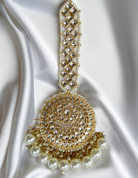 Kundan chand pearl tikka