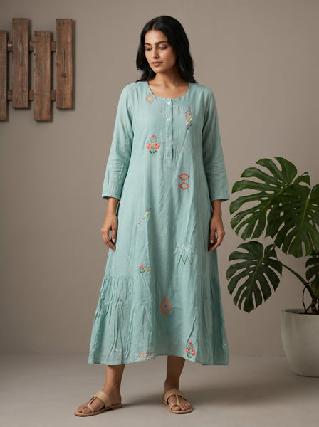 ALORA Mint Confetti Embroidered Midi Dress - L/XL