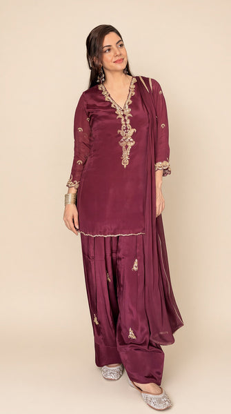 NOOR-E-GUL Embroidered Burgundy Farsi Suit - M-L