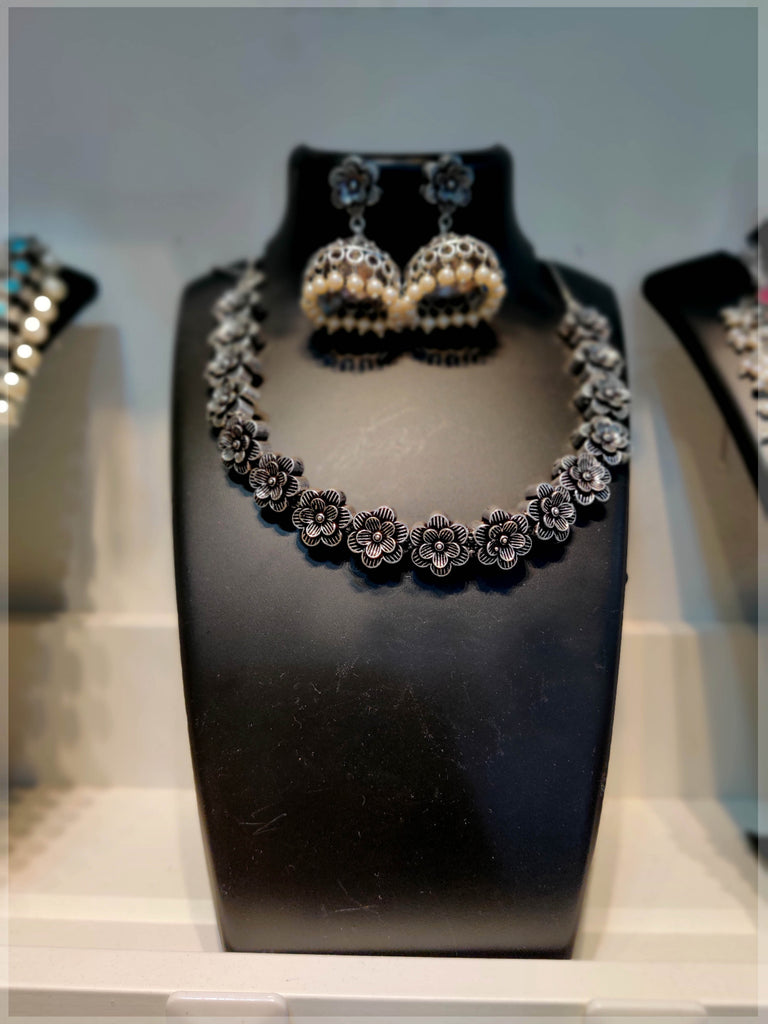 silver_oxidised_necklace