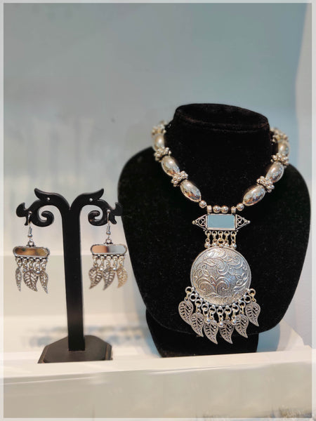 silver_oxidised_necklace